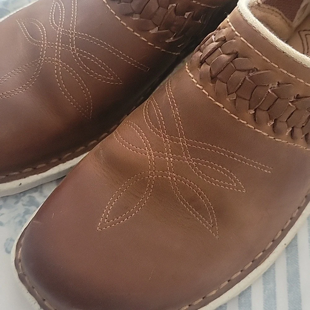 Women's Justin Slip-ons - Picture 2 of 7